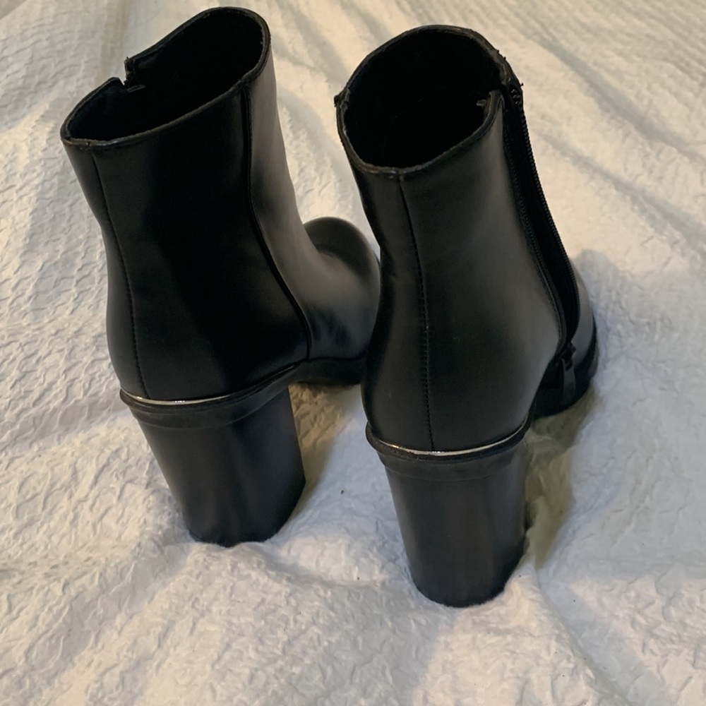 Boots - Picture 3 of 4